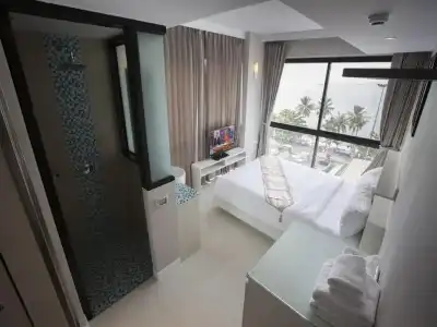 Serenotel Pattaya Beach Front - 63