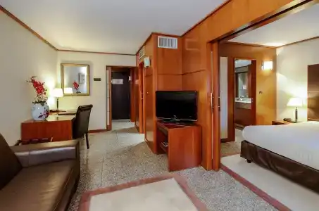 Goldstar Apartments & Suites - 5