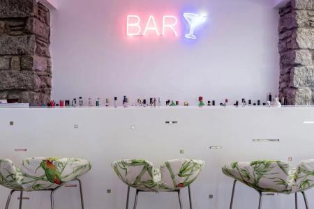 Mykonos Theoxenia Boutique - 19