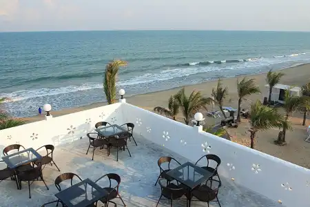 Baan Montra Beach Resort - 14
