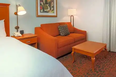 Hampton Inn Laredo - 52