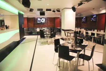 Adelaide Mansions Serviced Apartments - 12