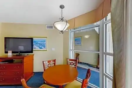 Carolinian Beach Resort by Vacasa - 227