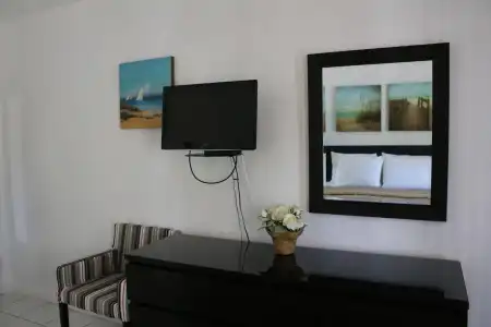 Luxury Home Villa D' Amore Southern Florida Paradise Sleeps 10 5 Bedroom Villa by RedAwning - 5