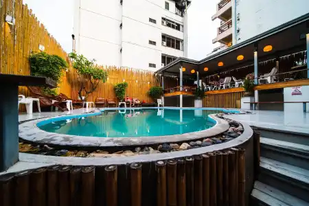 Wild Orchid Villa Bangkok - 11