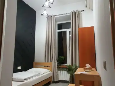 Envoy Hostel & Tours - 0