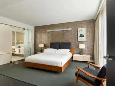 Smyth Tribeca - 121