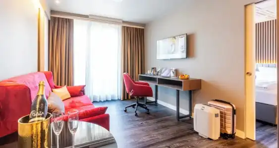 PLAZA Premium - 132