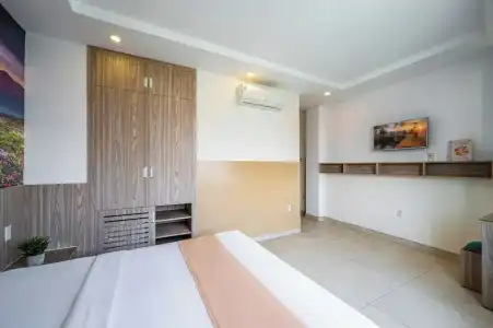 RedDoorz Plus near Le Quang Dinh Street - 12