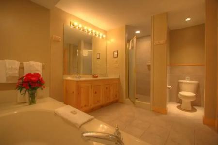 Spruce Point Inn - 67