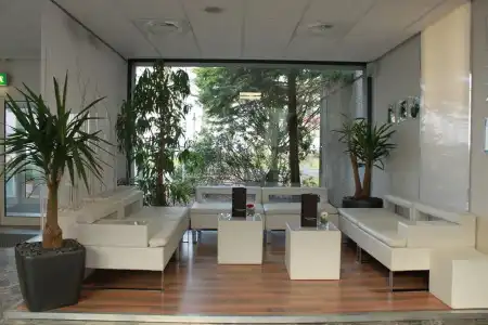 Airport- & Seminarhotel - 1