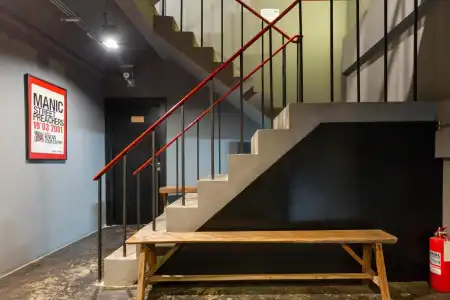 Box Hostel N Cafe - 17