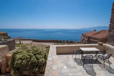 Goulas Traditional Guesthouse - 13