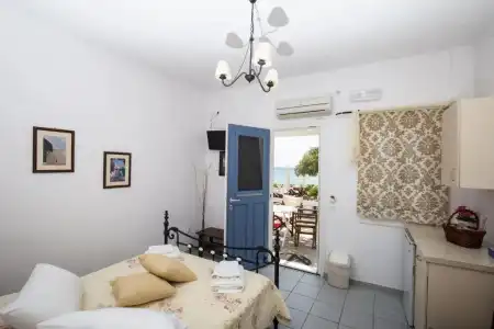 Pension Ageliki - 90