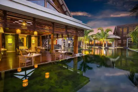 Crystals Beach Resort Belle Mare, a member of Radisson Individuals - 23