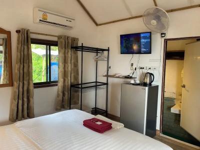 Majestic Sea View Resort - 40