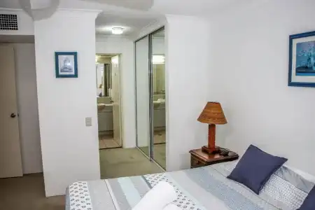 Surfers Beach Holiday Apartments - 51