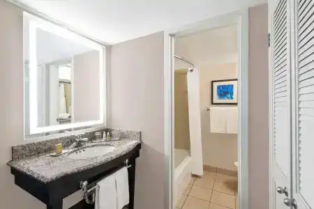 DoubleTree by Hilton Denver Cherry Creek - 7