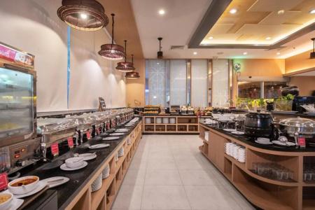 Ramada by Wyndham Phuket Deevana - 12