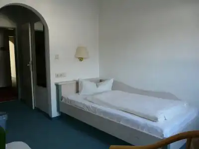 Roter Hahn - Bed & Breakfast - 0