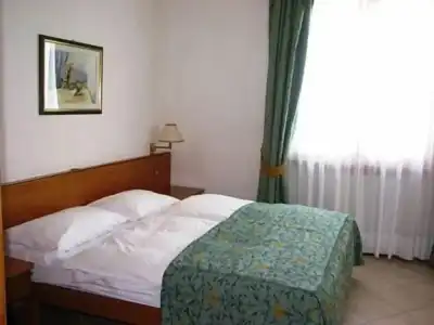 Royal - 25