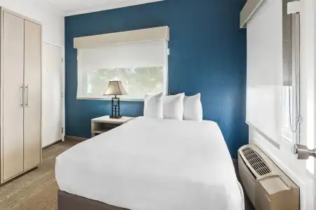 SureStay by Best Western Santa Monica - 55