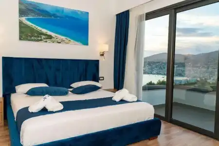 Hilltop Heaven - 14