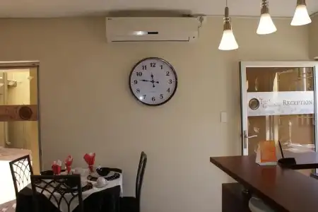 Tilla's Guesthouse - 12