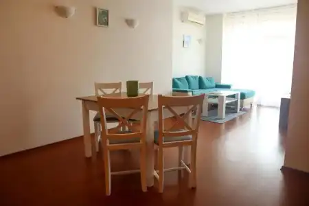 White Coast Beach Apartments - 4