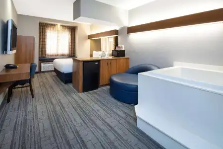 Baymont by Wyndham Las Vegas South Strip - 43