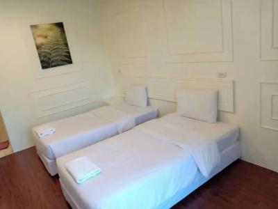 Golden Dragon Resort - 56