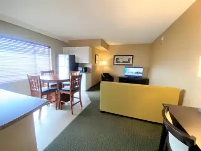 Days Inn by Wyndham Cranbrook Conference Centre - 37