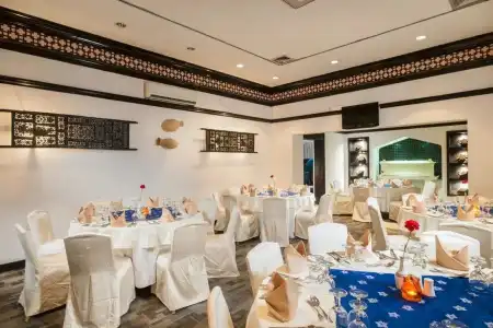 Tulip Inn Downtown Muscat - 18