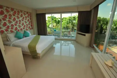 Chalong Beach Front Residence - 6