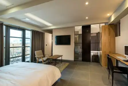 E-HOTEL - 6