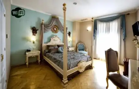 Adriano Boutique Sevilla - 112