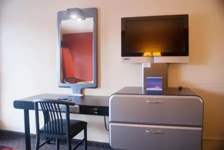 Super 8 by Wyndham Kissimmee/Maingate/Orlando Area - 13