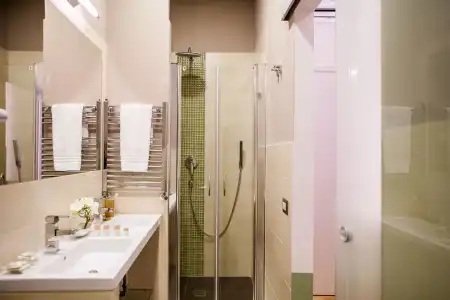 Grand Master Suites - 6