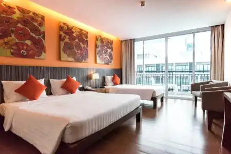 J Pattaya - 30