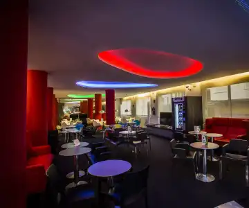 Oasis Plaza - 28