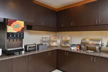 Residence Inn Des Moines Downtown - 33