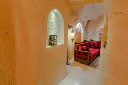 Hu of Cappadocia - 121