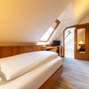 AAAAwelt Kübler - 12