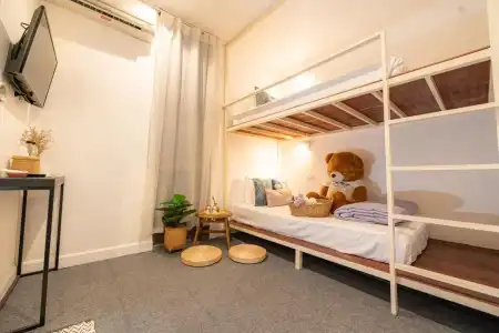 Oon Poshtel - 3