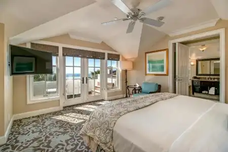Beach Village at The Del, LXRs & Resorts - 59