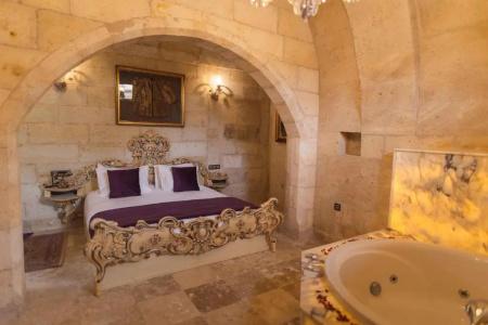 Solo Cave Suites - 137