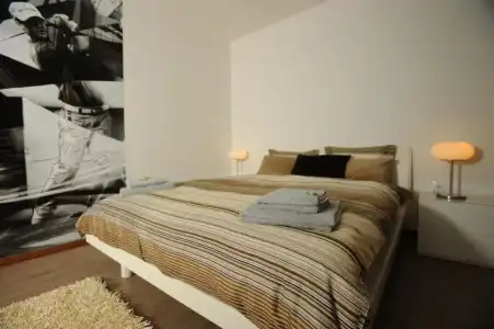 Black Bridge Apartment - 21