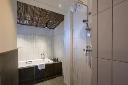 Rose Bay Resort - 82