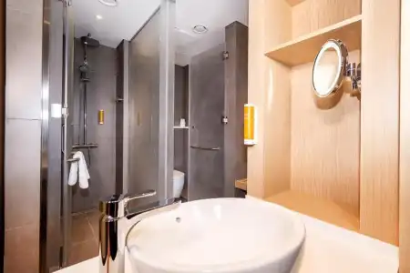 Premier Inn Dubai Dragon Mart - 36