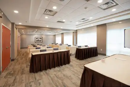 Hampton Inn & Suites Barrie - 16